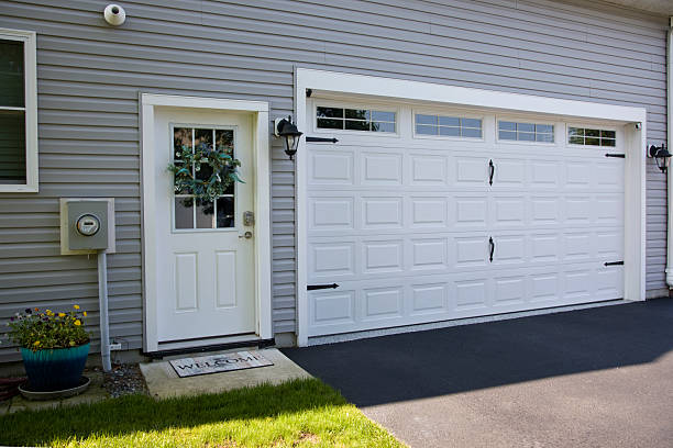 24/7 Emergency Garage Door Panel Replacement experts in Junction City, OR